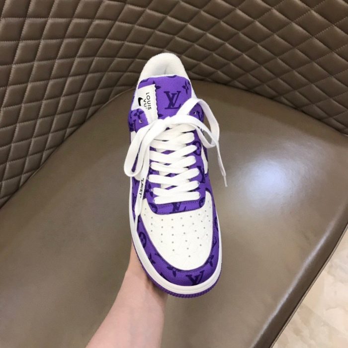 高仿Louis Vuitton 和 Virgil Abloh 设计的 Nike Air Force 1 白色/紫色男士鞋履