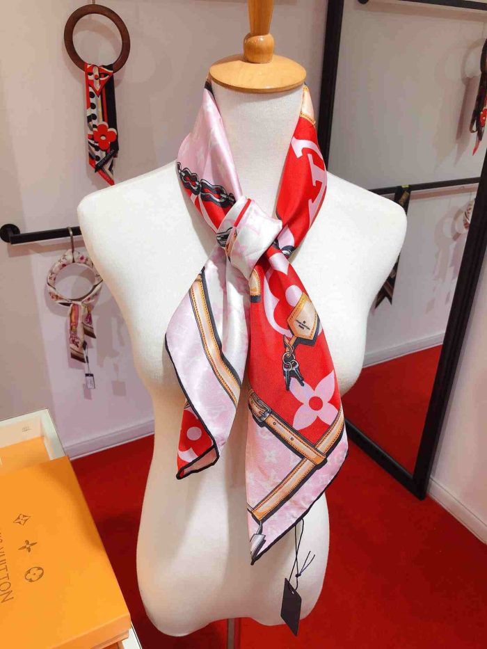 Monogram Confidential Square 90 红色 女式