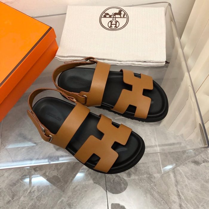 爱马仕 (Hermes) 女士 Chypre Blanc 凉鞋 棕色